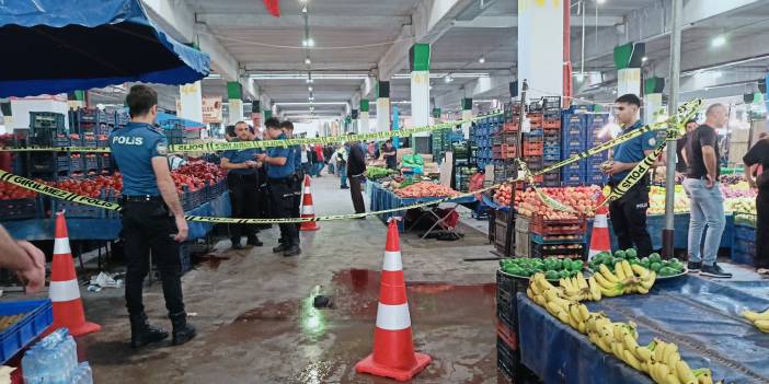 Husumetlisini pazar alanında bıçakladı