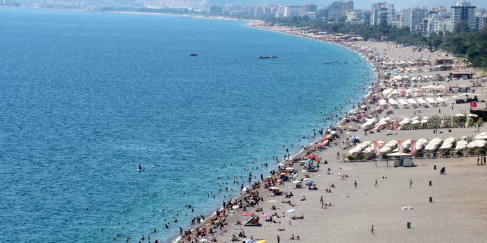 Antalya'da sıcak havada deniz ve mangal keyfi