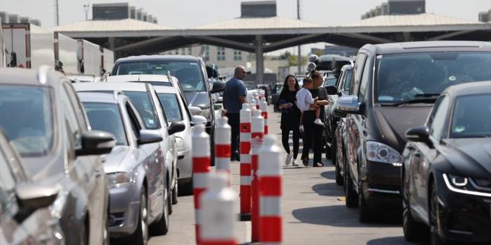 10 milyonluk Yunanistan’a 1 milyon Türk gitti