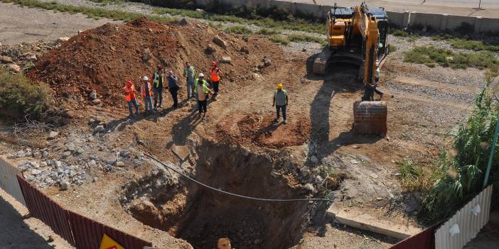 Mersin'deki altyapı çalışmasında doğal gaz borusu patladı