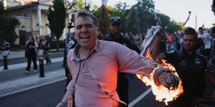 ABD'de Filistin'e destek protestosu: Gazeteci kendini yaktı!