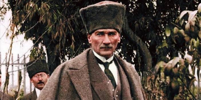 Trabzonlular Paris'in göbeğine Atatürk büstü dikti