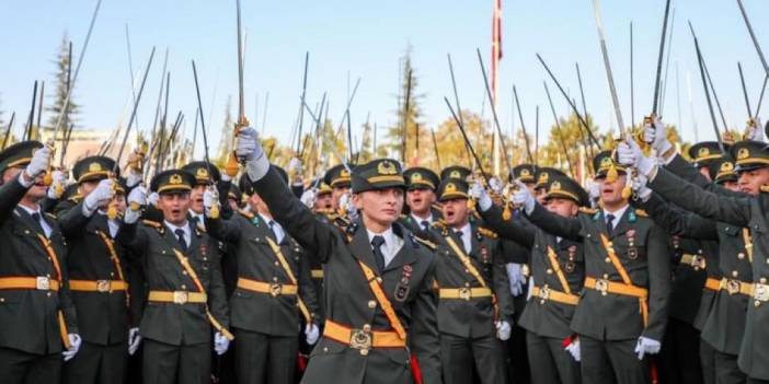 Okul komutanlarının teğmenlere "Suçunuz yok ama yapacağımız bir şey de yok" dedi iddiası