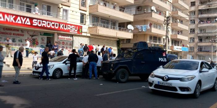 Sürücü kursunda akrabalar arasında sopalı bıçaklı kavga: 1'ağır 6 yaralı