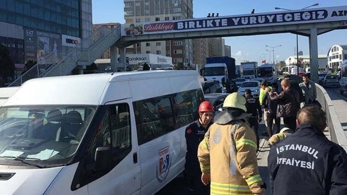 İstanbul'da kaza! Trafik kilitlendi...