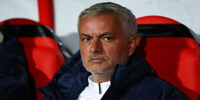 Mourinho gelen soruya sinirlendi. Gazetecileri ağlamakla suçladı