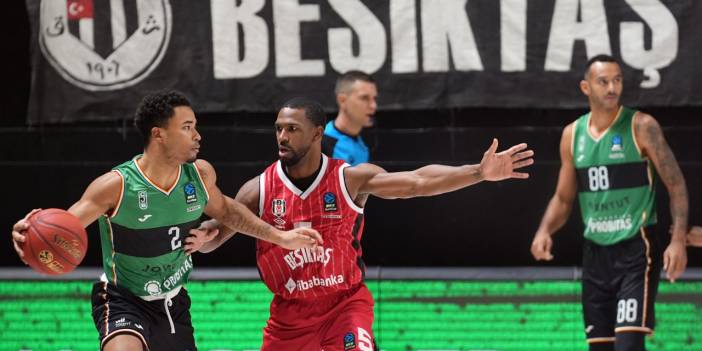 Beşiktaş Joventut'u yıktı. Bronckhorst sürprizi