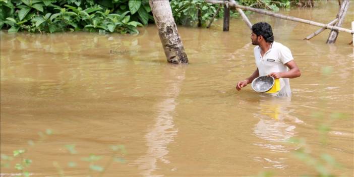 Sri Lanka'da sel: 3 kişi boğuldu