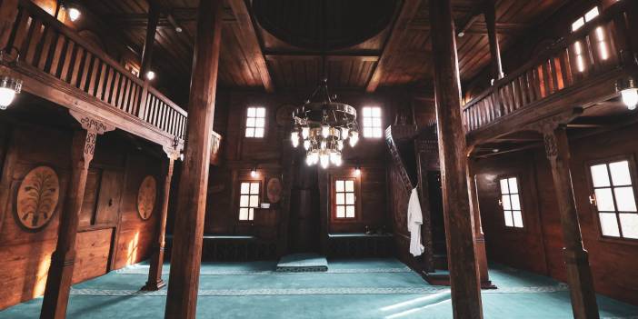 Rize'de tarihi cami restorasyondan sonra yeniden ibadete açıldı