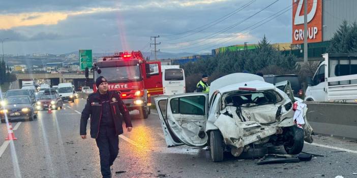 Kocaeli'nde 7 araç birbirine çarptı: 4 yaralı