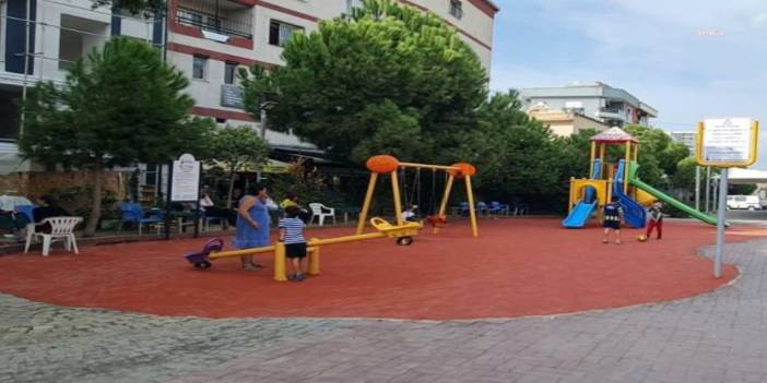 İzmir'de 14 ilçede 84 park ve spor alanının zemini yenilendi