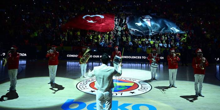 Panathinaikos bayrak krizi çıkardı. Fenerbahçe'yi şikayet edip gittiler