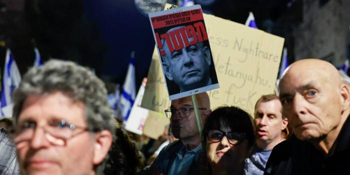 Netanyahu'ya evinin önünde şok protesto