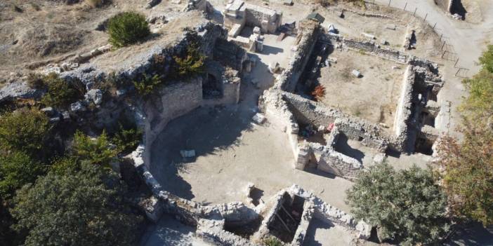 Çanakkale'nin 2 bin 200 yıllık çarşında yeni mekan ortaya çıktı