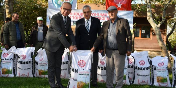 Manisa Büyükşehir Belediyesi'nin tohum desteği devam ediyor