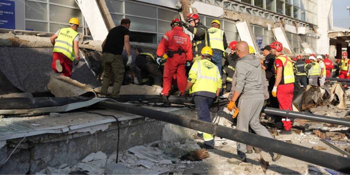 Tren istasyonunda 14 kişi öldü. Bakanın istifası istendi