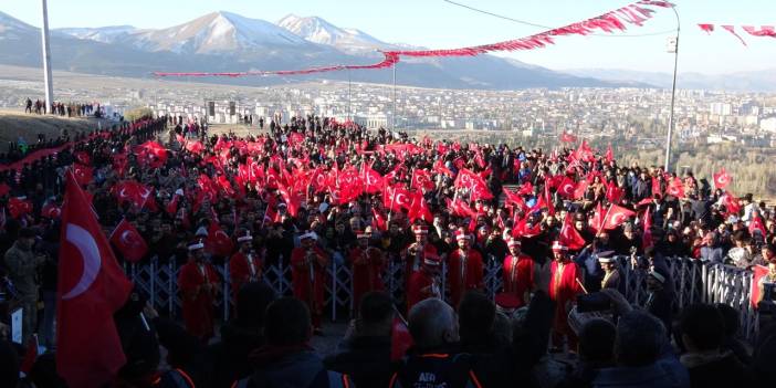 Taş sopa ve baltalarla alınmıştı. Aziziye Tabyaları destanının 147'nci yılında tabyalara yürüdüler