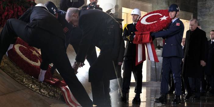 Devlet erkanı Anıtkabir'de Ata'nın huzuruna çıktı