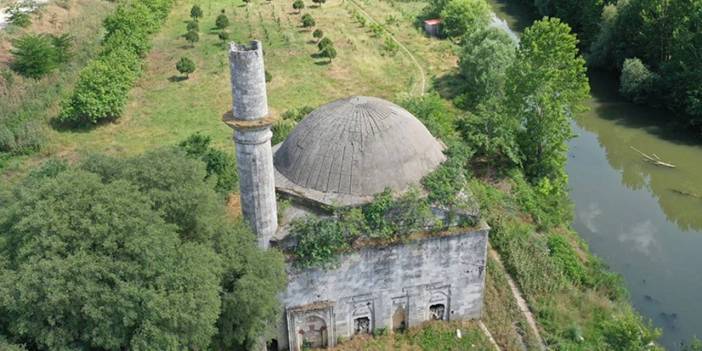 6 asırlık cami restore ediliyor. Fatih Sultan Mehmet'in veziri tarafından inşa ettirilmişti