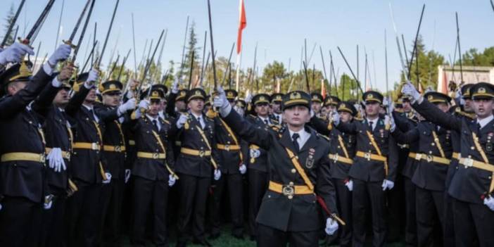 Yemin eden teğmenlerden 2 teğmen ihraç ediliyor. Biri sevk edildi diğeri tebligat bekliyor iddiası