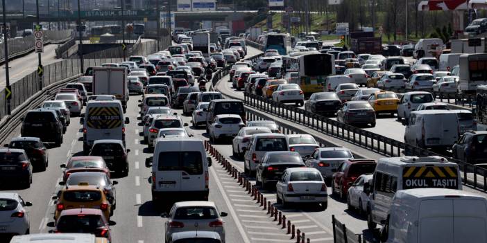 Ara tatil bitti İstanbul'da trafik yoğunluğu yaşandı