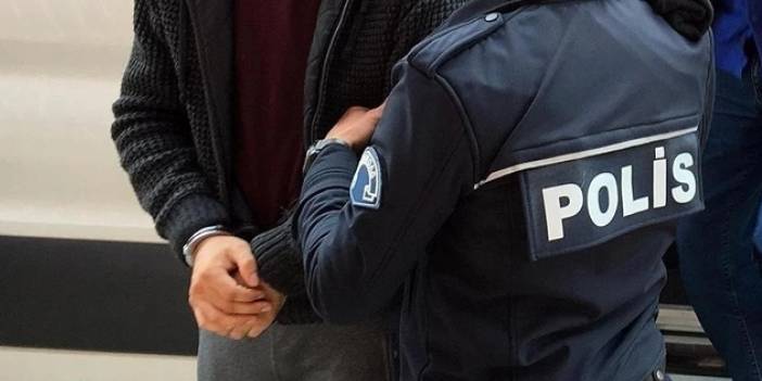 Evinde ruhsatsız 5 tabanca 1 av tüfeği bulundu