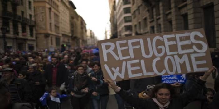 İspanya'nın yeni göçmen politikası: 900 bin oturum ve çalışma izni verilecek