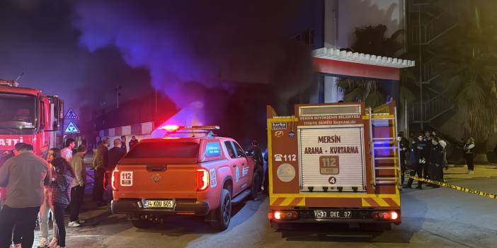 Mersin'de tekstil atölyesi yandı: 4 işçi dumandan etkilendi