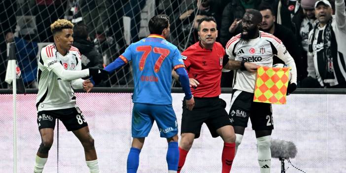 Van Bronckhorst'un 3 büyük hatasını açıkladı