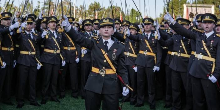 Teğmenlere sahip çıktı diye görevinden alınan Binbaşı'nın veda mesajı ortaya çıktı