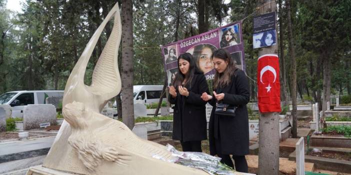 Kadına Şiddete Karşı Uluslararası Mücadele Günü'nde Özgecan Aslan Mezarı başında anıldı