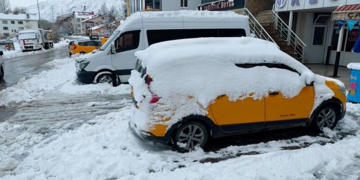 Ovacık'ta kar kalınlığı yarım metreyi aştı