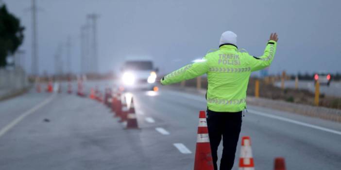 Trafik ekipleri ticari araçlarda zorunlu kış lastiği denetimi yaptı