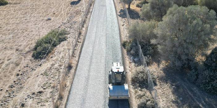 Köy statüsünden mahalle statüsüne geçen köylerde yollar yenilendi