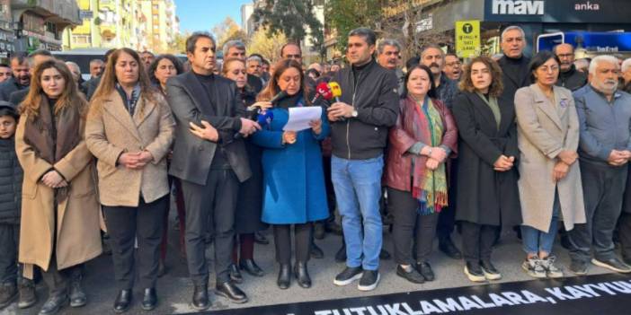 Diyarbakır’da kayyum protestosu. Kayyum atamak yenilginin itirafıdır