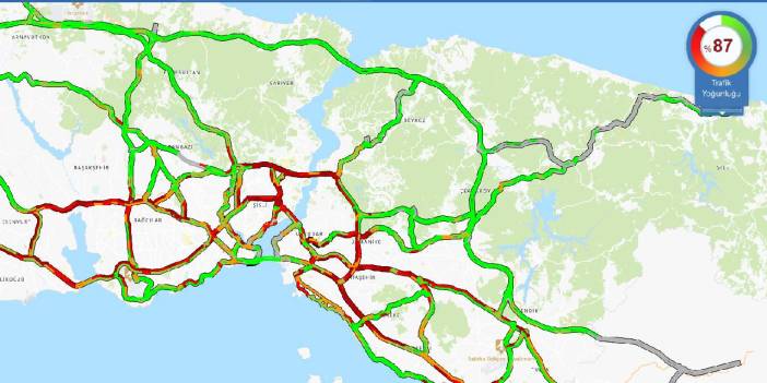 İstanbul'da trafik felç oldu. Eve gitme çilesi başladı