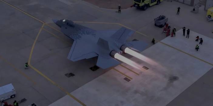 Milli uçak KAAN art yakıcısı çalıştırdı. Gece görüntüsü göz kamaştırdı