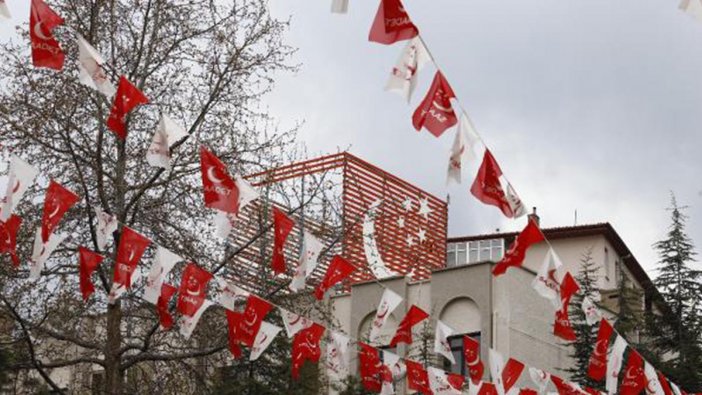 Tahliye bitti! Tabela da indirildi