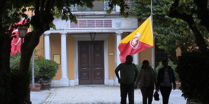 Fenerbahçe montu Galatasaray Lisesi'ni karıştırdı