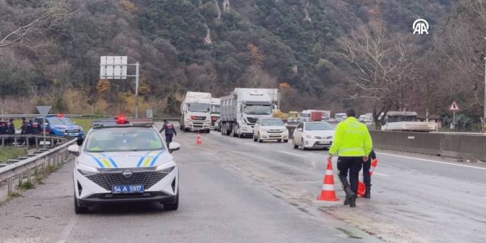 Sakarya’da 6 araçlı zincirleme kaza. 15 yaralı