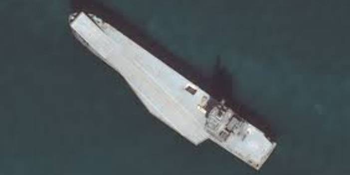 İran'ın dev İHA gemisi uydudan görüntülendi