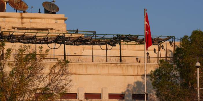 Şam Büyükelçiliği'ne 12 yıl sonra bayrak çekildi