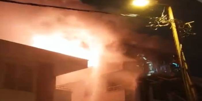 Çekmeköy'de yangın. Alevler bir anda büyüdü