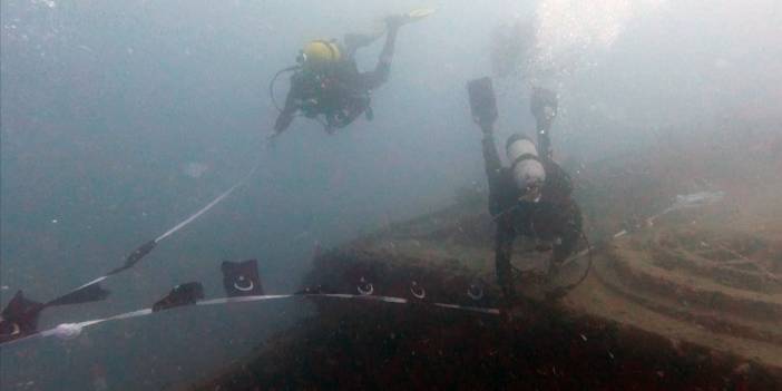 110 Türk bayrağıyla dalış yaptılar