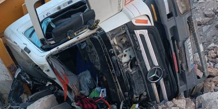 Adıyaman'da devrilen kamyonun sürücüsü öldü