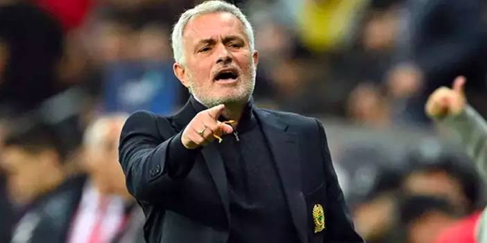 Mourinho'dan taraftarları yıkan açıklama: Sezonu kapattı