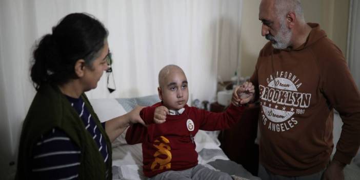 Nadir görülen kansere yakalanan çocuğun tek isteği sokak hayvanlarını beslemek