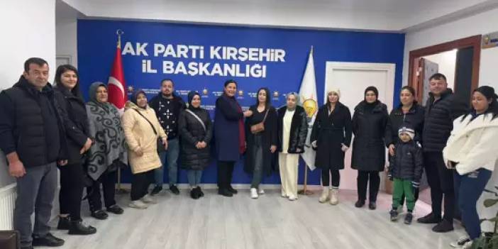 CHP'den istifa eden 12 kişi AKP’ye geçti