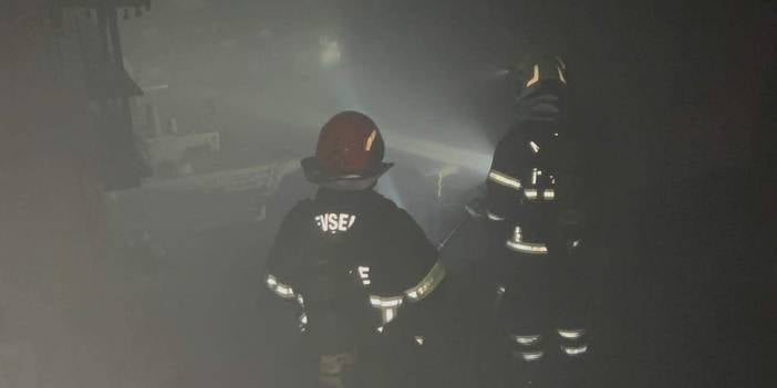 Depremden kurtuldu yangına yakalandı. İş yeri kül oldu