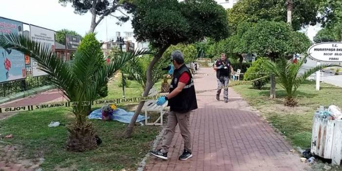 Antalya'da parkta bir kişi ölü bulundu